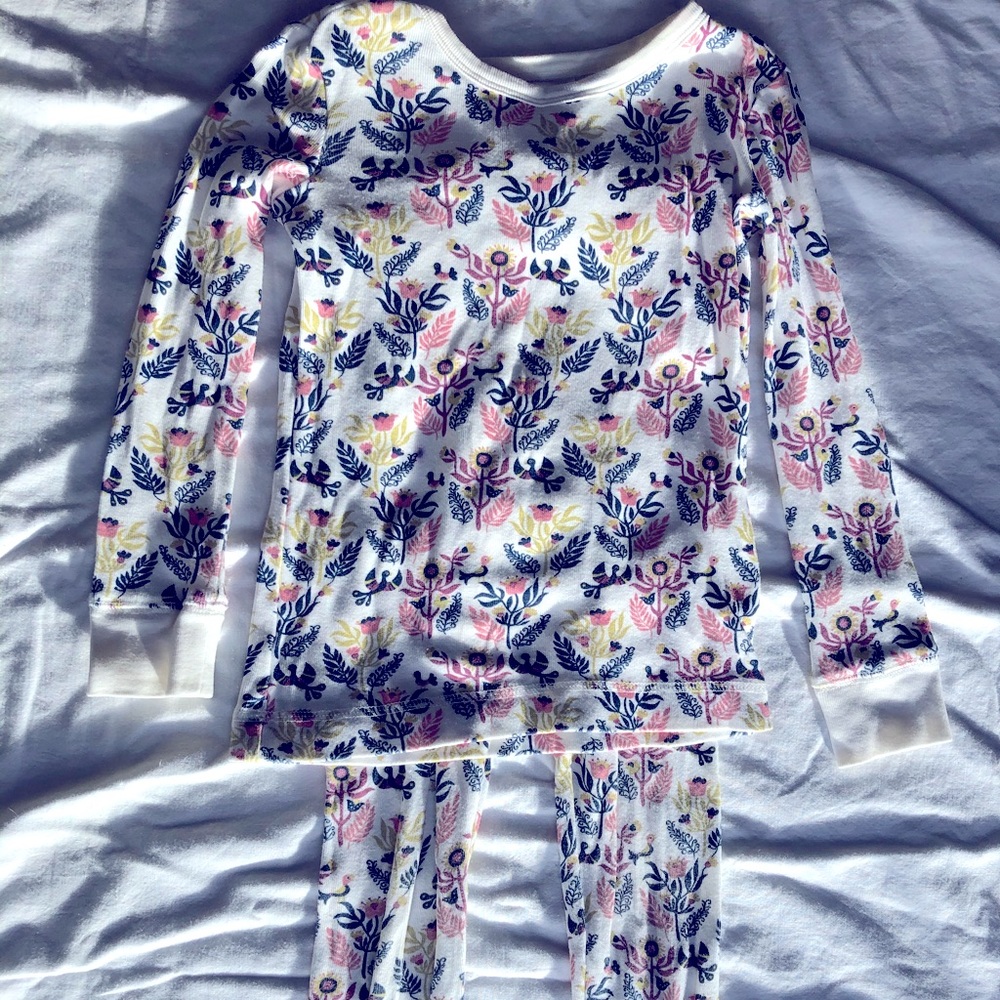Tea Collection pajamas size 5